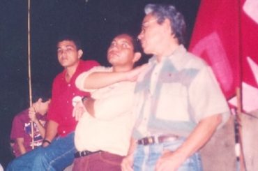 Na foto, Floriano Bezerra de Araújo, seu irmão Venâncio Zacarias de Araújo Filho, e Walkimar, no lançamento da campanha majoritária, com a presença do então candidato a governador Fernando Mineiro, em Macau, no ano de 1994